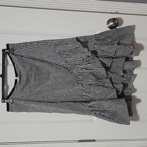 EUC Ann Taylor 14 petite ruffle skirt